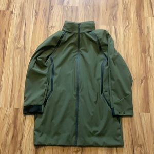 NWOT Perry Ellis Motion Collection water resistant outerwear.